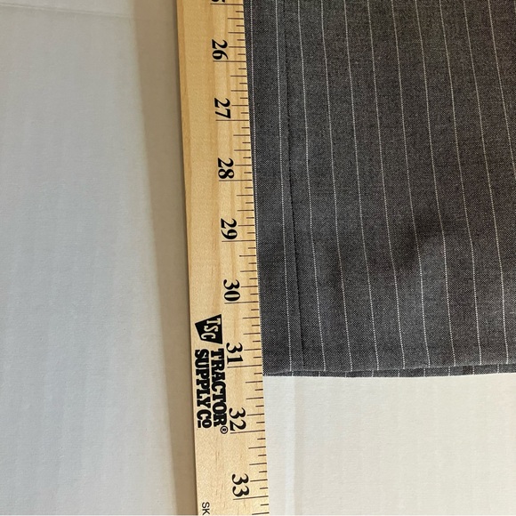 TAHARI Arthur S Levine SUIT COAT & PANTS GREY WITH WHITE PIN STRIPES SIZE 14 NWT - Picture 11 of 15